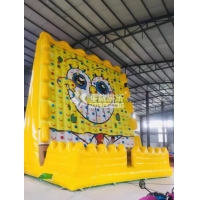 充气攀岩让孩子们从小用于攀登